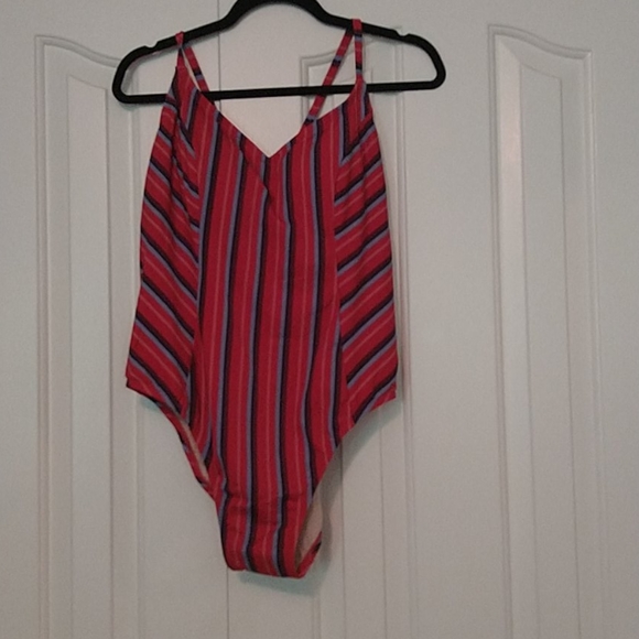 🆕🐡striped bathing suit - Picture 1 of 5